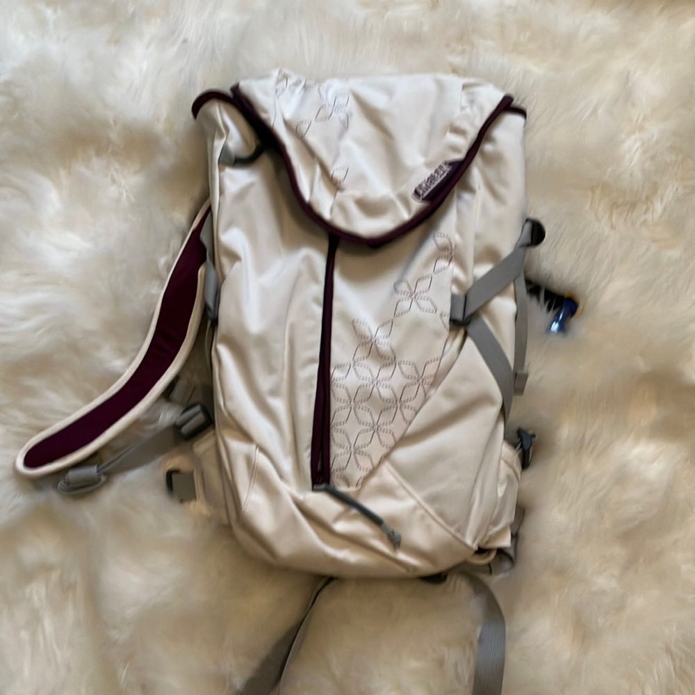 White Camelbak Tri Zip
